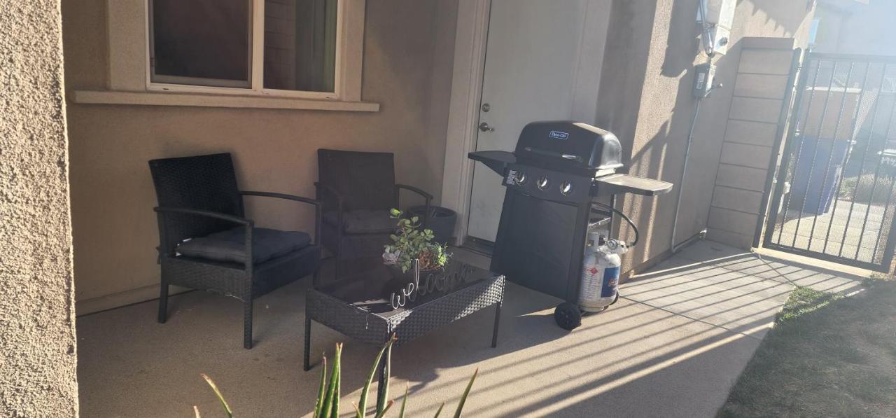 Private Lux Apartment In A New Community Fontana Ngoại thất bức ảnh